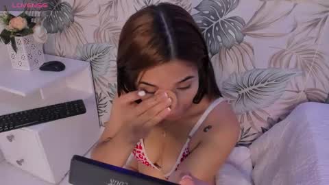 Bella Becca  online show from January 2025 06:28:01 PM