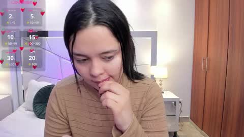  Bella Hadid  online show from September 2025 11:26:02 AM