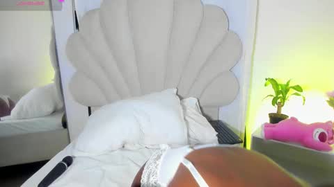 Bella Dajud online show from March 2026 11:54:01 PM