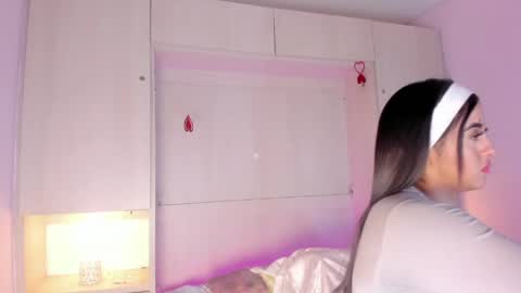  Bella  online show from April 2026 08:04:02 PM