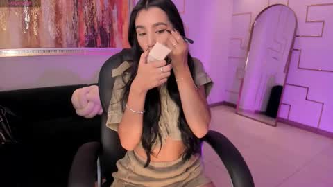  Bella C  online show from November 2025 11:58:01 AM