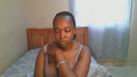 Bella online show from November 2025 10:04:02 AM