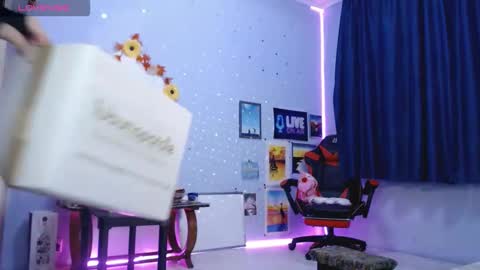 bellaqueen0701 online show from September 2025 05:38:02 PM