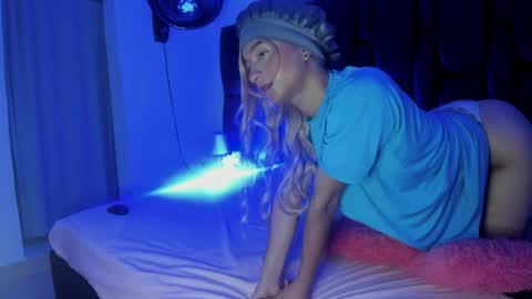 bellaroge online show from July 2026 08:40:02 PM