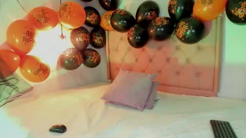 LUCIANA online show from October 2025 02:18:02 PM