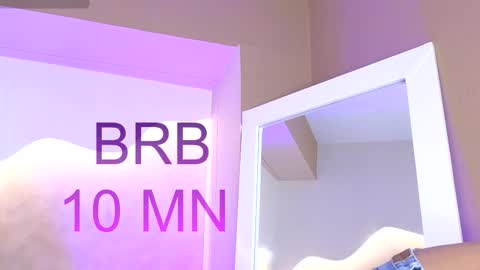 bellarooux online show from January 2026 12:00:01 PM