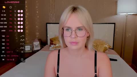 Bella online show from February 2025 12:43:01 AM