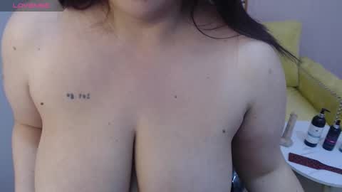 Bella online show from October 2025 05:14:01 PM