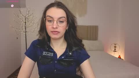 Bella online show from May 2026 01:07:01 PM