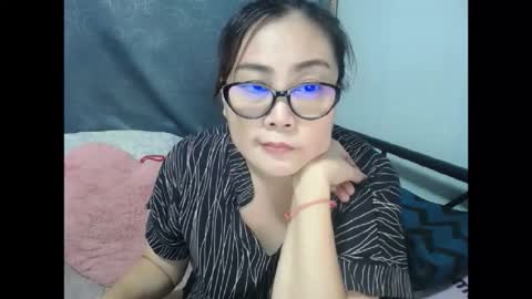 Snapshot of bellbabe chatting on June 2026 11:43:01 AM Bella online show from June 2026 11:43:01 AM