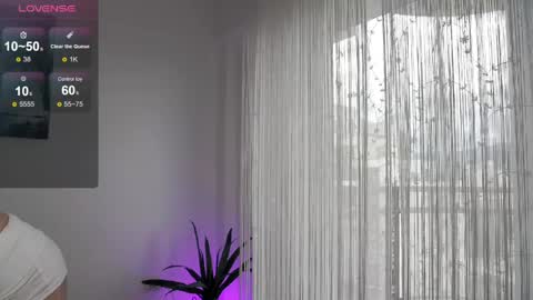 Snapshot of belle_blondy chatting on June 2026 10:21:02 AM belle_blondy online show from June 2026 10:21:02 AM