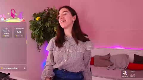 Bella online show from September 2025 03:56:02 PM