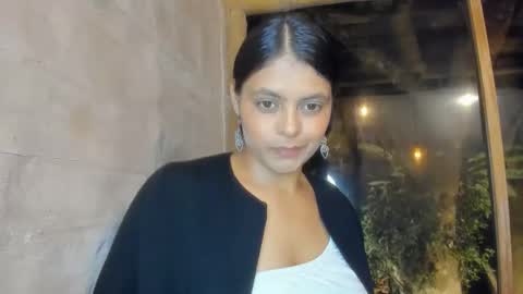 bellezacosmica online show from June 2026 02:00:01 AM