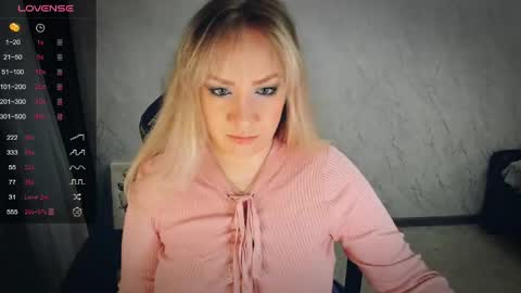 Snapshot of bellezza_ chatting on May 2026 06:12:02 PM Your Annabelle Wolf online show from May 2026 06:12:02 PM