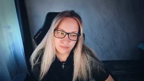 Snapshot of bellezza_ chatting on June 2026 05:00:01 PM Your Annabelle Wolf online show from June 2026 05:00:01 PM
