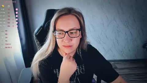 Snapshot of bellezza_ chatting on June 2026 01:43:02 PM Your Annabelle Wolf online show from June 2026 01:43:02 PM