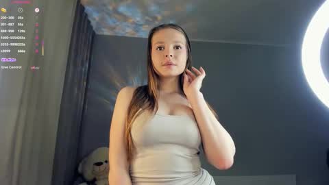 Bella online show from October 2025 06:03:02 PM