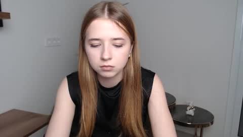 bellochka_ online show from December 2025 01:09:02 PM