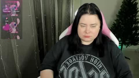 LinaBoo online show from January 2026 04:27:01 AM