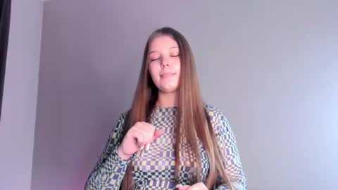 Kate online show from November 2025 01:33:02 PM