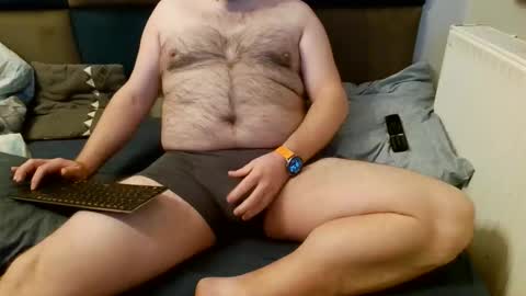 benekb2 online show from October 2025 04:52:01 PM