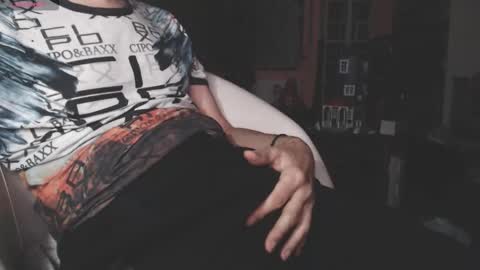 benijamin online show from November 2025 10:31:02 PM