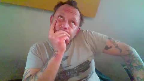 Snapshot of benizio_ chatting on April 2026 11:56:02 AM benizio online show from April 2026 11:56:02 AM