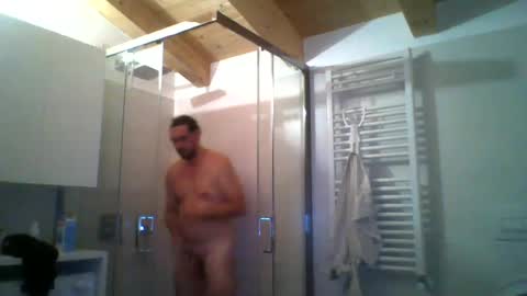 Snapshot of bennik1989 chatting on June 2026 03:53:02 AM bennik1989 online show from June 2026 03:53:02 AM