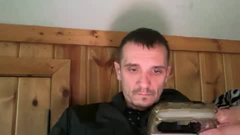 Snapshot of bennymn chatting on February 2026 05:53:01 PM benny and innocentvixon online show from February 2026 05:53:01 PM