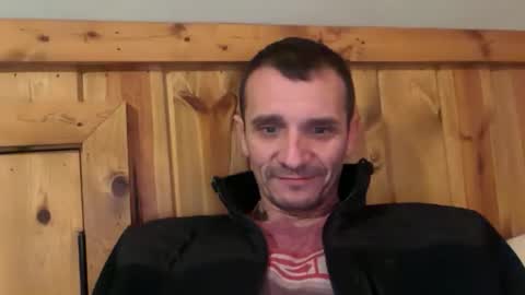 Snapshot of bennymn chatting on April 2026 06:34:01 PM benny and innocentvixon online show from April 2026 06:34:01 PM