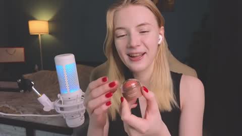 Snapshot of benty_bunny chatting on January 2025 05:23:02 PM Alice online show from January 2025 05:23:02 PM