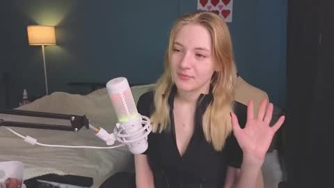 Snapshot of benty_bunny chatting on February 2025 11:28:02 AM Alice online show from February 2025 11:28:02 AM