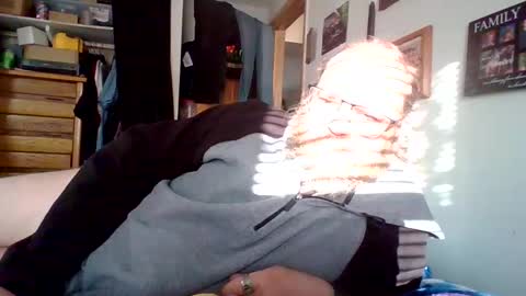 Snapshot of bergeeric1970 chatting on April 2026 12:32:01 PM bergeeric1970 online show from April 2026 12:32:01 PM