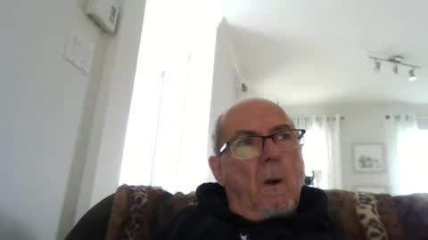 bernard1102 online show from September 2025 01:32:01 PM