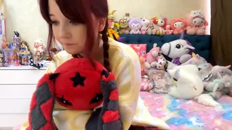 Eva  online show from April 2026 08:18:01 AM