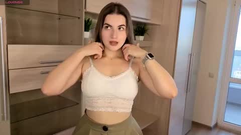 Maria online show from September 2025 02:22:02 PM