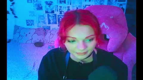 Snapshot of berriekitten chatting on November 2025 05:04:01 PM BerrieKitten online show from November 2025 05:04:01 PM