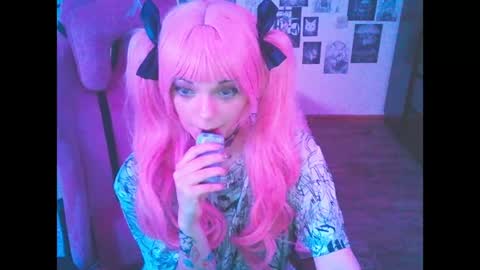 BerrieKitten online show from April 2026 09:39:33 PM