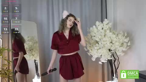 Aurora online show from September 2025 11:35:02 AM