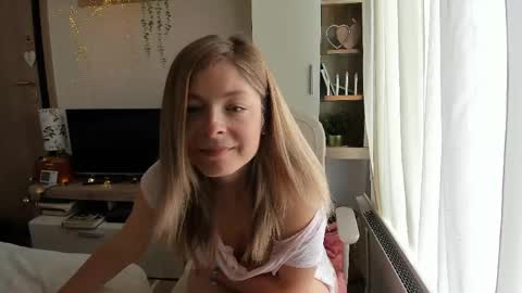 Vicky   online show from April 2026 10:00:01 AM