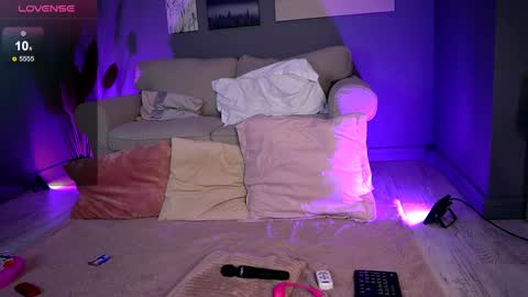 Betty online show from February 2025 04:06:01 AM