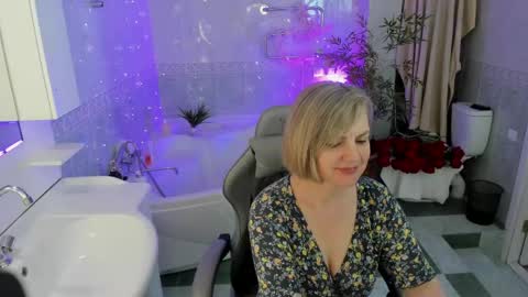 Snapshot of bettygibsonn chatting on April 2026 01:47:01 AM Betty online show from April 2026 01:47:01 AM
