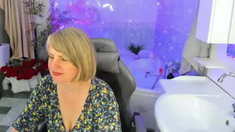 Snapshot of bettygibsonn chatting on May 2026 08:09:02 AM Betty online show from May 2026 08:09:02 AM