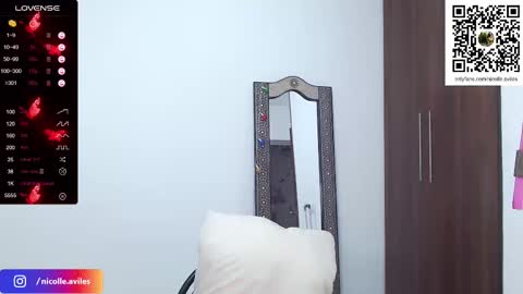 Snapshot of beuty_goddes777 chatting on February 2025 11:01:01 PM Nicolle Aviles online show from February 2025 11:01:01 PM