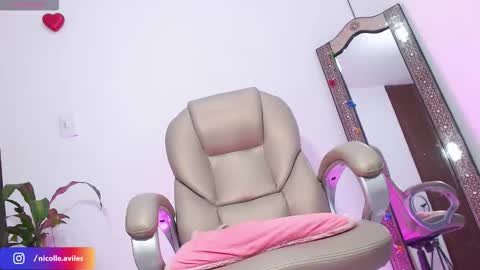 Snapshot of beuty_goddes777 chatting on October 2025 08:22:02 AM Nicolle Aviles online show from October 2025 08:22:02 AM