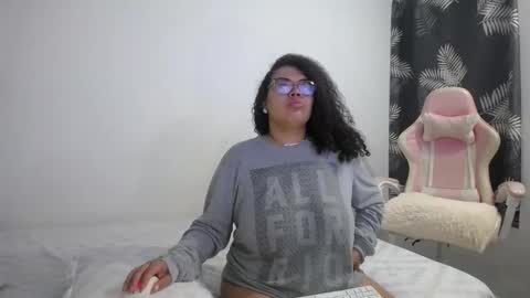 Bianca Tuesday to Sunday from 2am to 6am UTC-5 online show from January 2026 09:14:02 AM