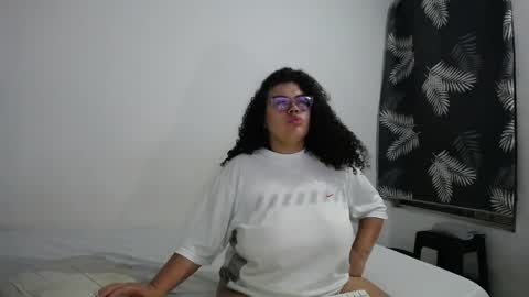 Bianca Tuesday to Sunday from 2am to 6am UTC-5 online show from April 2026 09:37:01 AM