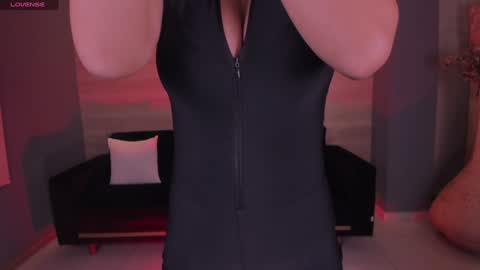 Snapshot of biancapierce_ chatting on January 2025 11:53:01 AM Bianca Pierce online show from January 2025 11:53:01 AM