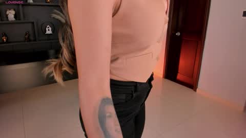 Snapshot of biancapierce_ chatting on October 2025 12:05:02 PM Bianca Pierce online show from October 2025 12:05:02 PM