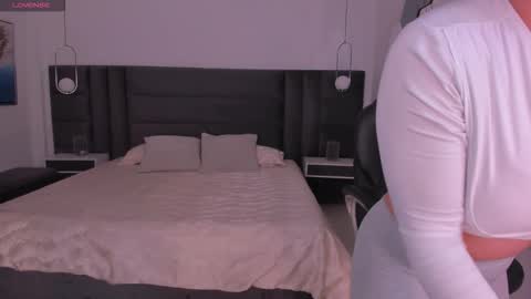 Snapshot of biancapierce_ chatting on November 2025 12:14:02 PM Bianca Pierce online show from November 2025 12:14:02 PM